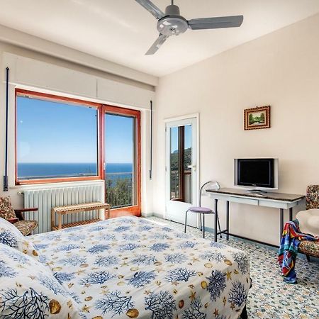 Geca'S House - Panoramic Sea View Studio Масса-Лубренсе Екстер'єр фото
