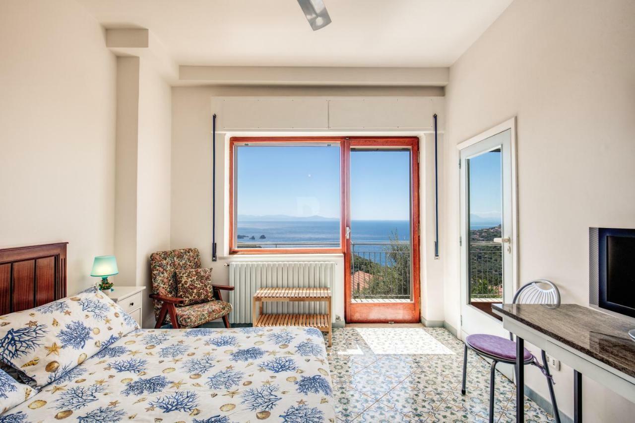 Geca'S House - Panoramic Sea View Studio Масса-Лубренсе Екстер'єр фото