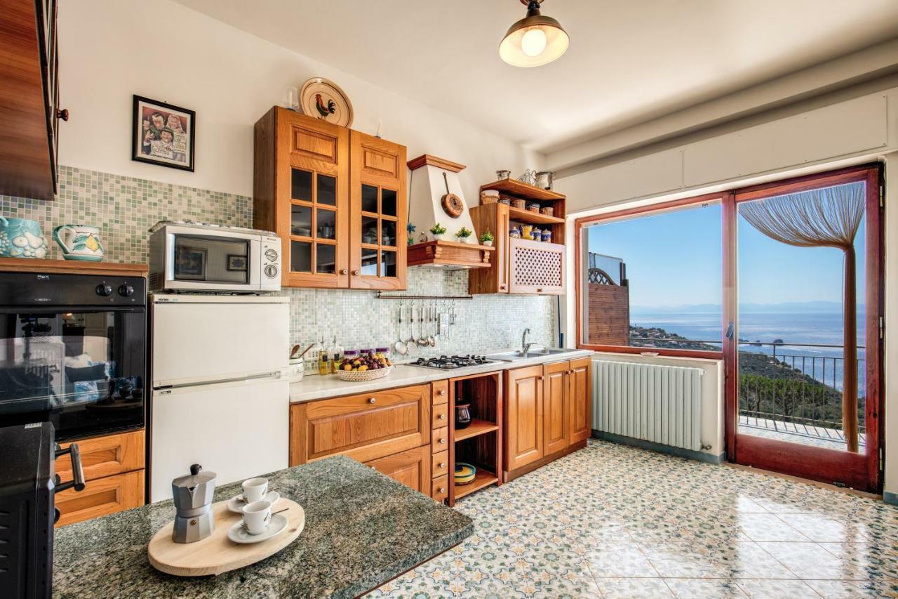 Geca'S House - Panoramic Sea View Studio Масса-Лубренсе Екстер'єр фото